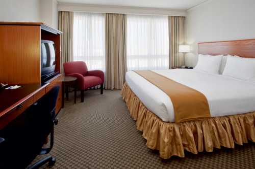 Holiday Inn Fishermans Wharf 004